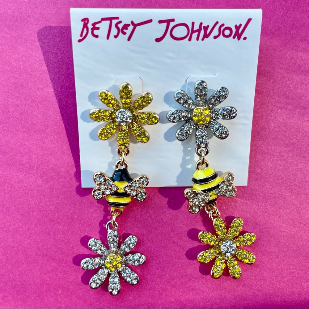 NWT Betsey Johnson Bee & Flower Earrings